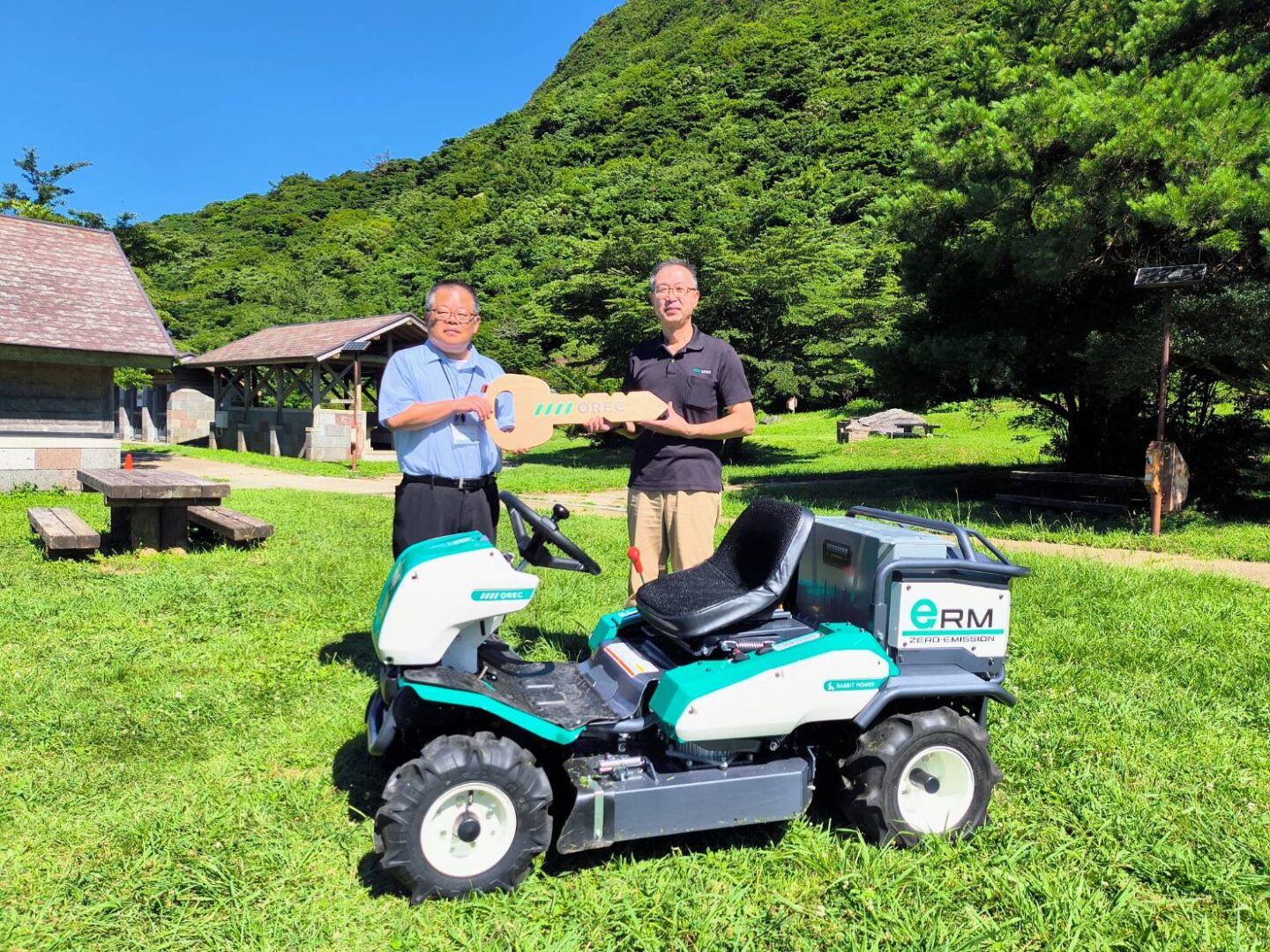 雲仙天草国立公園 田代原キャンプ場にて、電動乗用草刈機「eRM」導入
